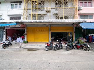 For sale retail Space in Bang Khun Thian, Bangkok