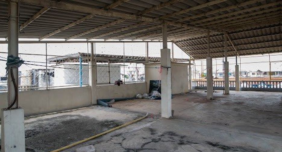 For sale retail Space in Bang Khun Thian, Bangkok