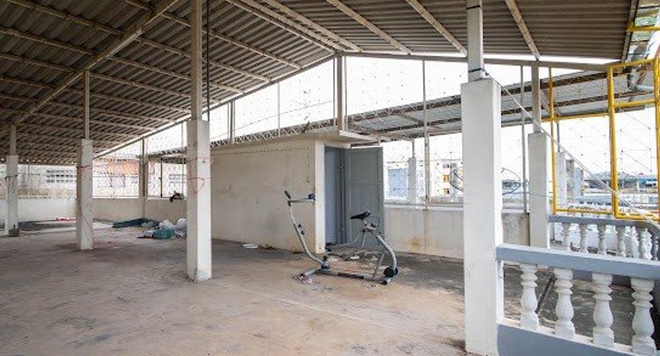 For sale retail Space in Bang Khun Thian, Bangkok