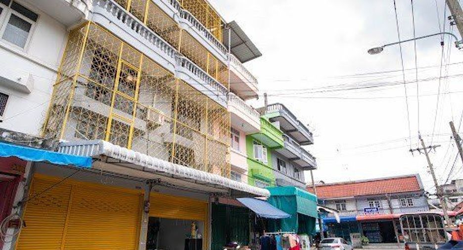 For sale retail Space in Bang Khun Thian, Bangkok