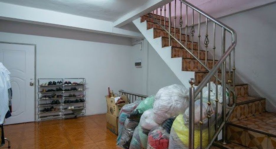 For sale retail Space in Bang Khun Thian, Bangkok
