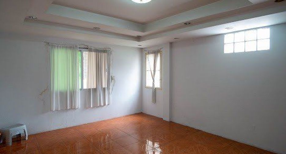 For sale retail Space in Bang Khun Thian, Bangkok