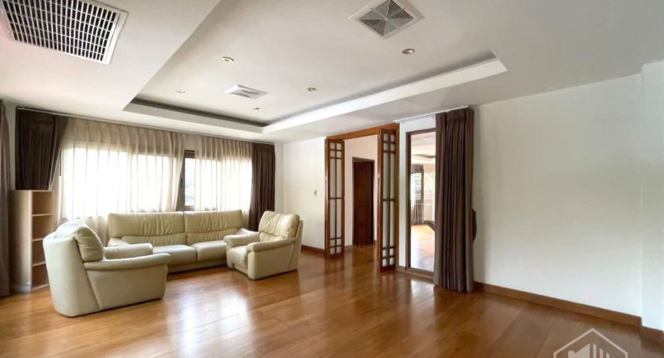 For sale and for rent 4 bedrooms townhouse in Pak Kret, Nonthaburi