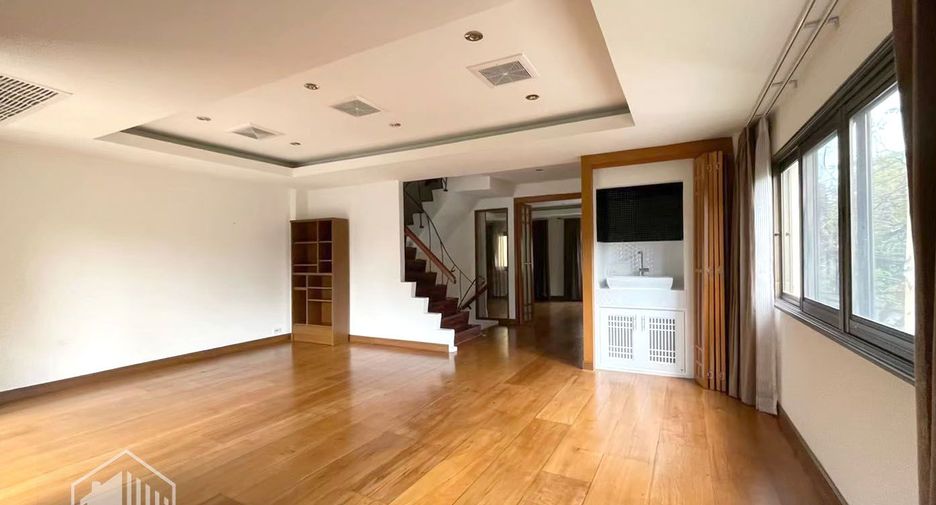 For sale and for rent 4 bedrooms townhouse in Pak Kret, Nonthaburi