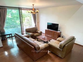 For rent 4 bed townhouse in Khlong Toei, Bangkok