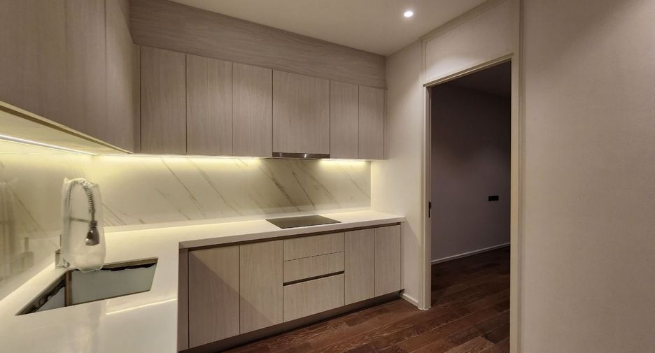 For rent そして for sale 3 ベッドルーム condo in Pathum Wan, Bangkok