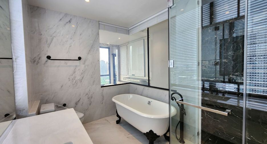For rent そして for sale 3 ベッドルーム condo in Pathum Wan, Bangkok