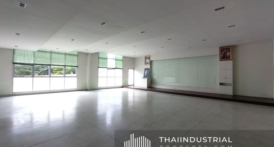 For rent warehouse in Mueang Samut Prakan, Samut Prakan