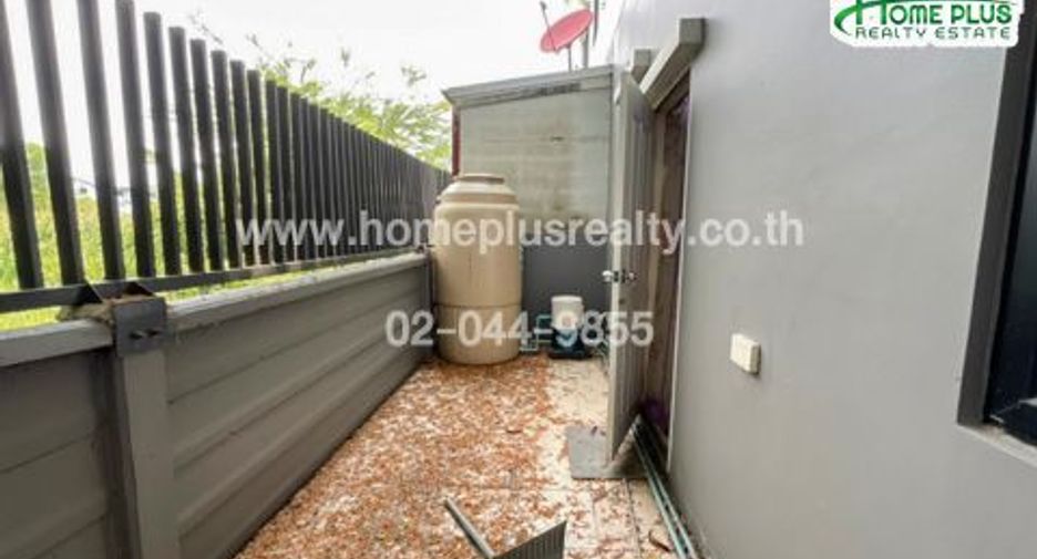 For sale 2 bedrooms townhouse in Lat Krabang, Bangkok