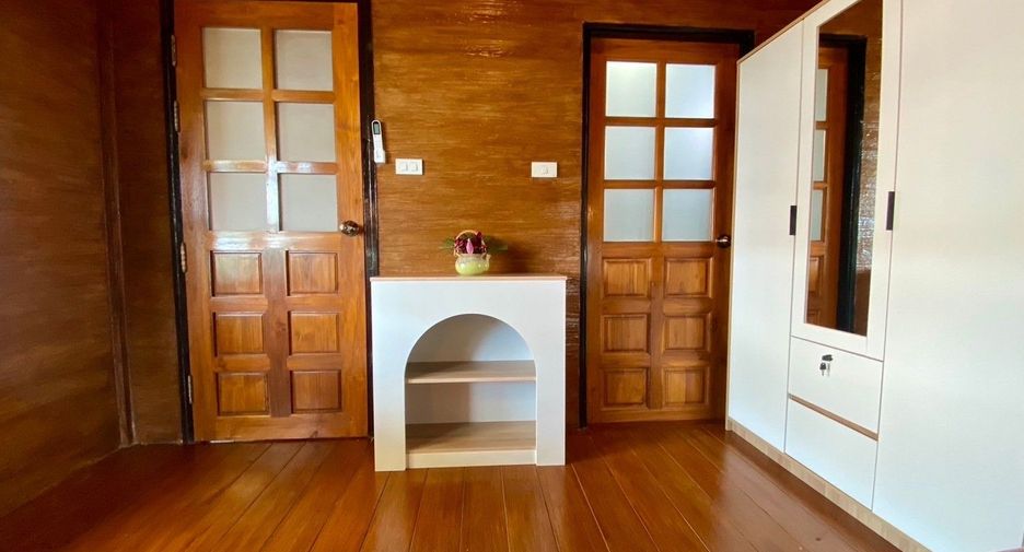 For rent 6 bedrooms house in San Sai, Chiang Mai