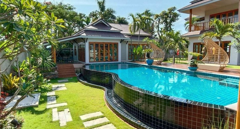 For rent 6 bedrooms house in San Sai, Chiang Mai