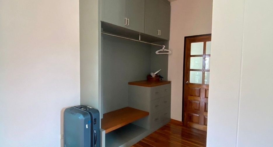 For rent 6 bedrooms house in San Sai, Chiang Mai