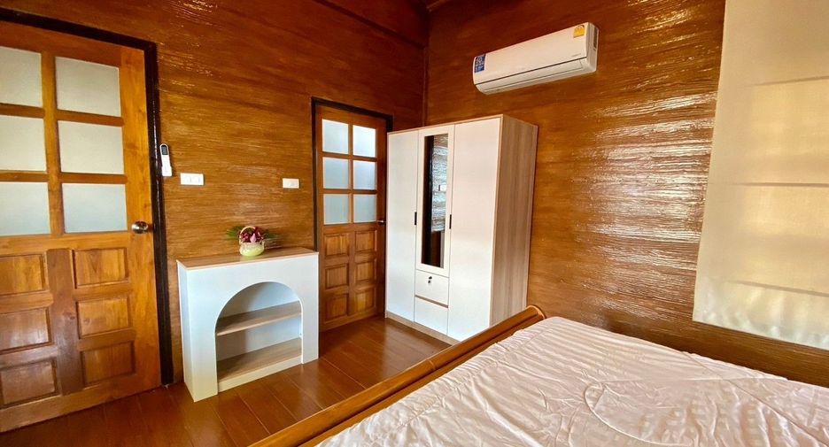 For rent 6 bedrooms house in San Sai, Chiang Mai