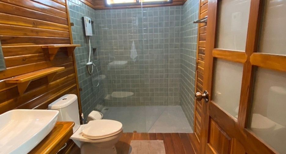 For rent 6 bedrooms house in San Sai, Chiang Mai