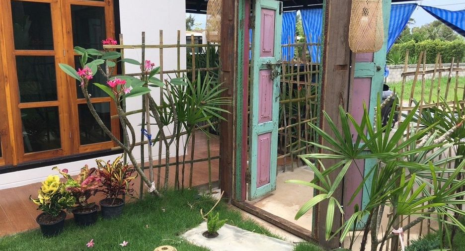 For rent 6 bedrooms house in San Sai, Chiang Mai