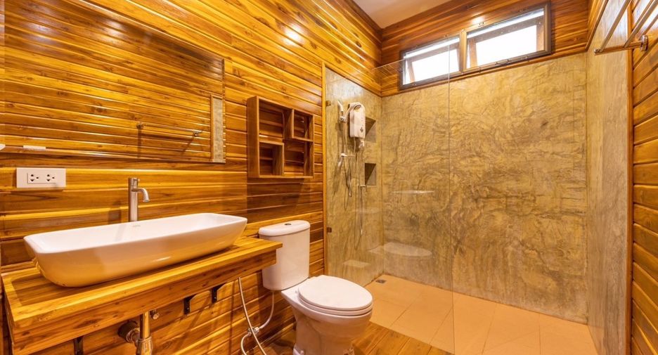 For rent 6 bedrooms house in San Sai, Chiang Mai