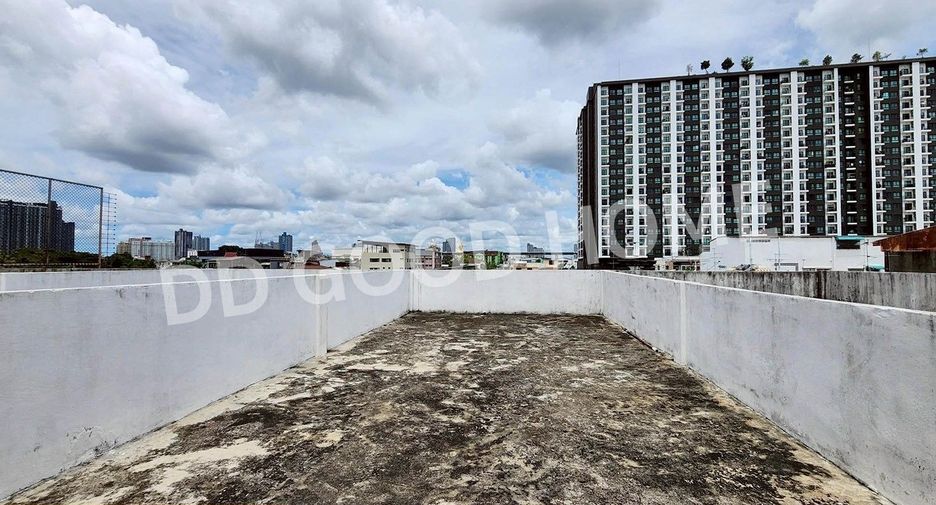 For sale 4 bedrooms retail Space in Bangkok Yai, Bangkok