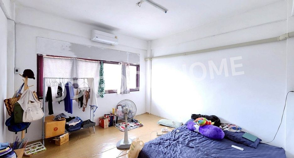 For sale 4 bedrooms retail Space in Bangkok Yai, Bangkok