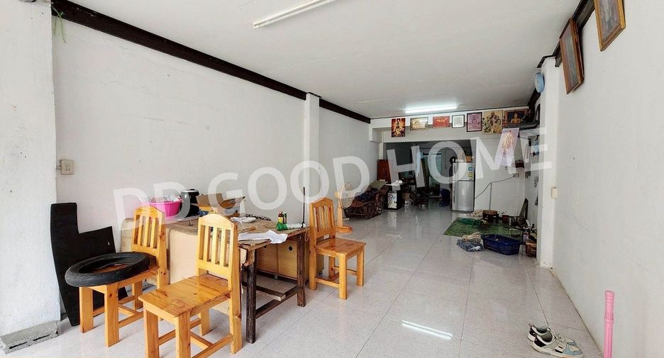 For sale 4 bedrooms retail Space in Bangkok Yai, Bangkok