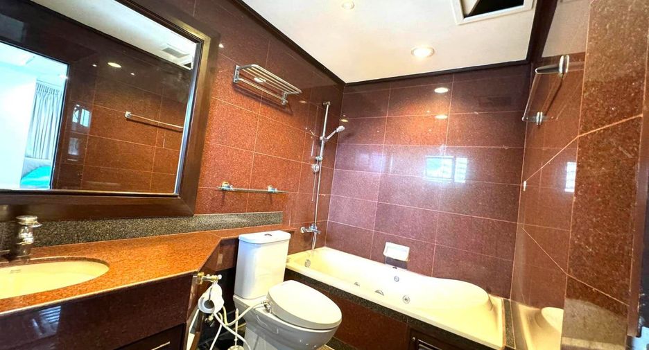 Аренда и продажа 3 спальни кондо в Щаттхана, Бангкок