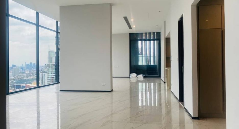 Продажа 4 спальни кондо в Кхлонг Тоеи, Бангкок