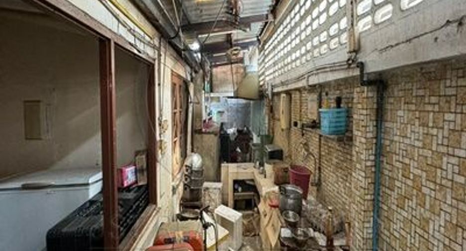 Аренда 3 спальни дом в Хуаи Кхщанг, Бангкок