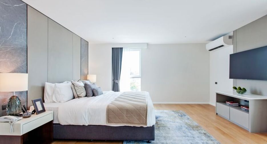 For rent 3 bedrooms condo in Watthana, Bangkok