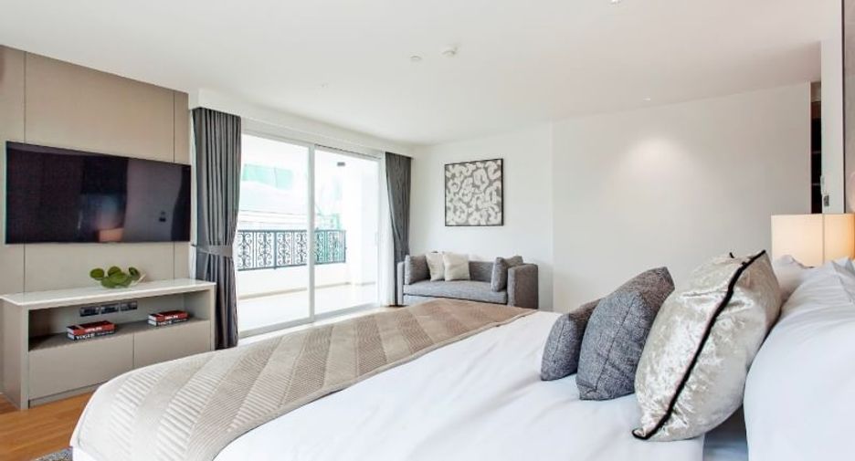 For rent 3 bedrooms condo in Watthana, Bangkok