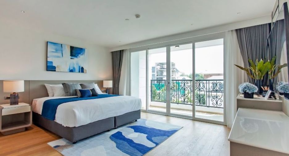 For rent 3 bedrooms condo in Watthana, Bangkok