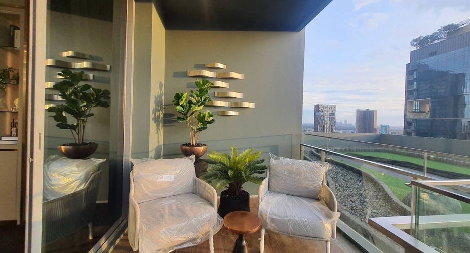 Condo en alquiler de 3 habitaciones en Khlong Toei, Bangkok