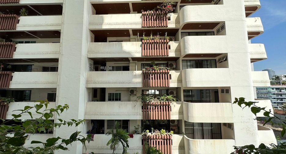 For rent 3 ベッドルーム apartment in Watthana, Bangkok