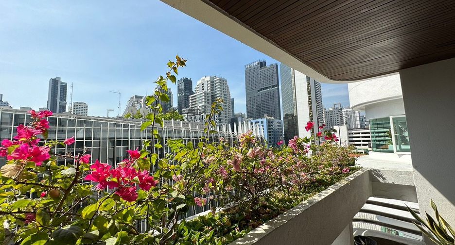 For rent 3 ベッドルーム apartment in Watthana, Bangkok