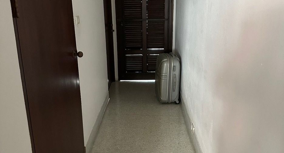 For rent 3 ベッドルーム apartment in Watthana, Bangkok
