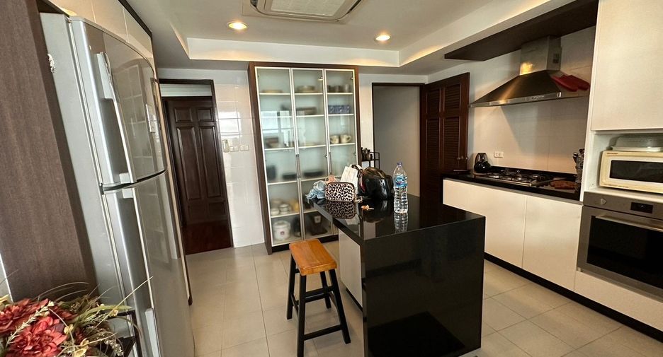 For rent 3 ベッドルーム apartment in Watthana, Bangkok