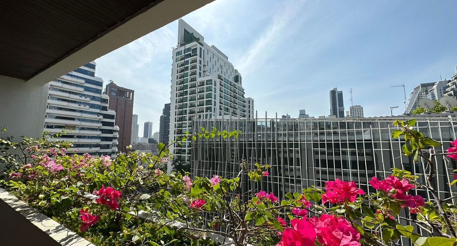 For rent 3 ベッドルーム apartment in Watthana, Bangkok