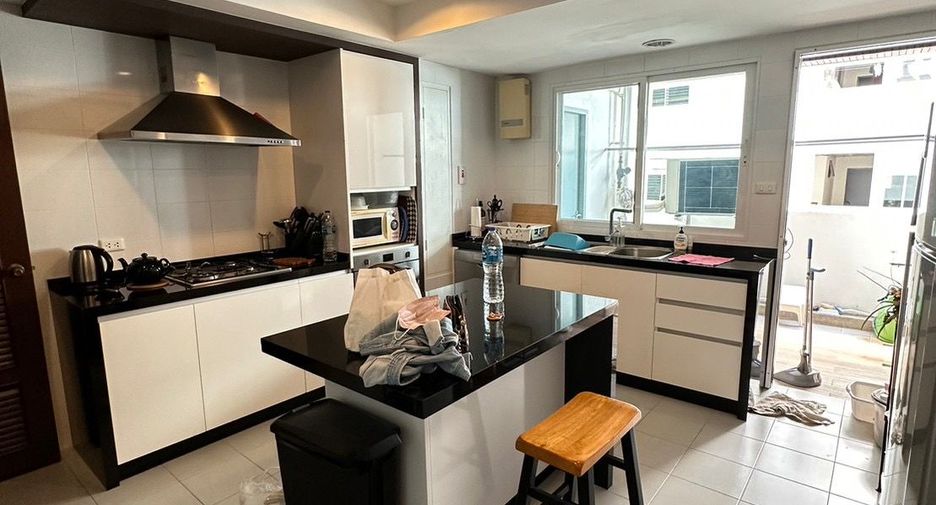 For rent 3 ベッドルーム apartment in Watthana, Bangkok