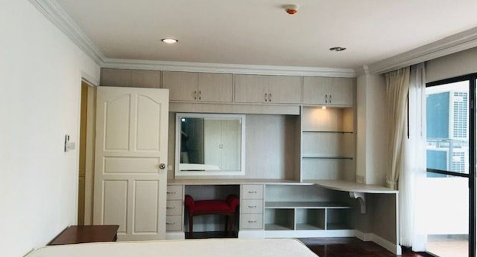 For rent 4 ベッドルーム condo in Khlong Toei, Bangkok
