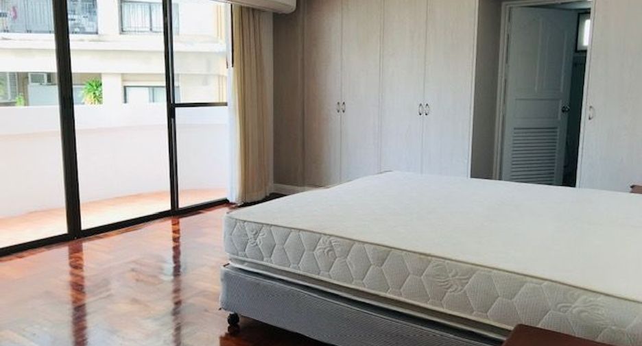 For rent 4 ベッドルーム condo in Khlong Toei, Bangkok