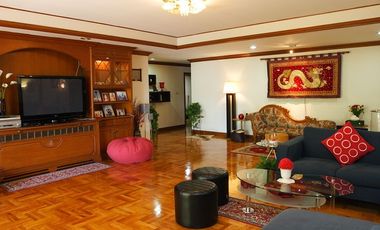 For rent 4 bedrooms condo in Khlong Toei, Bangkok