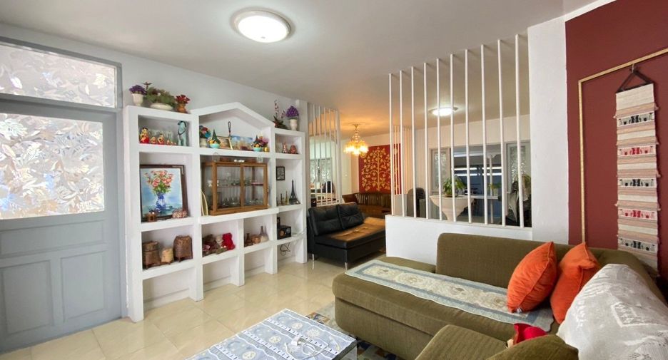 À louer 4 chambres maison à Doi Saket, Chiang Mai