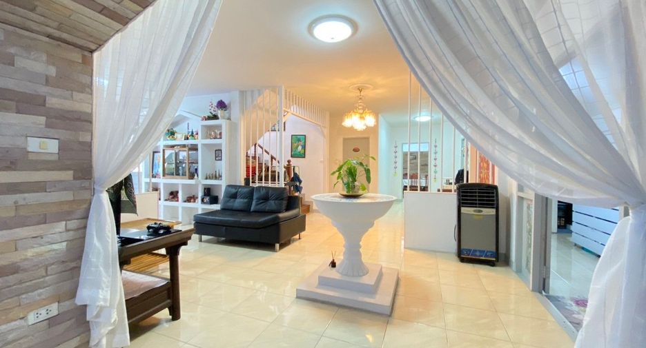 À louer 4 chambres maison à Doi Saket, Chiang Mai