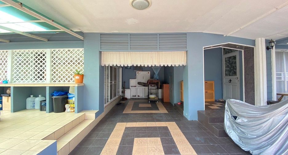 À louer 4 chambres maison à Doi Saket, Chiang Mai