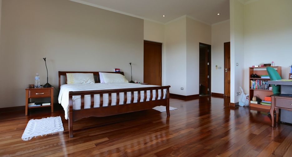 À vendre 5 chambres villa à Si Racha, Chonburi