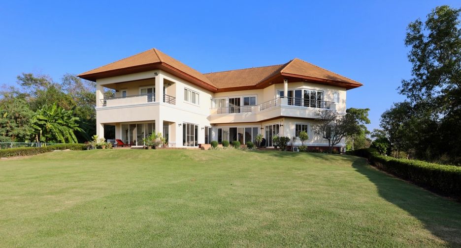 À vendre 5 chambres villa à Si Racha, Chonburi
