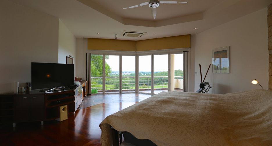 À vendre 5 chambres villa à Si Racha, Chonburi
