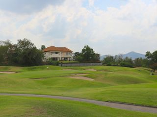 Villa en venta de 5 habitaciones en Si Racha, Chonburi