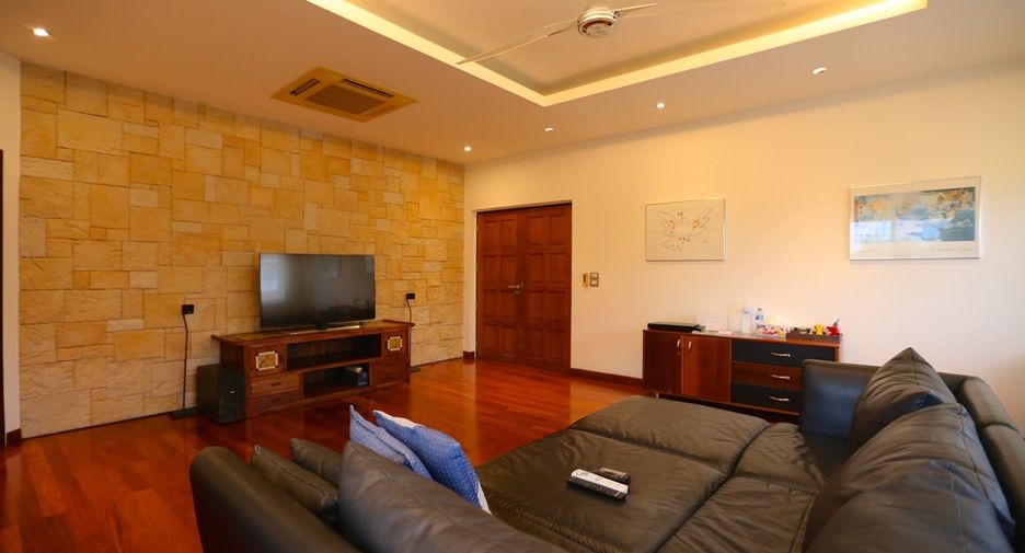 À vendre 5 chambres villa à Si Racha, Chonburi