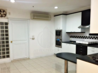 For sale 3 bedrooms condo in Watthana, Bangkok