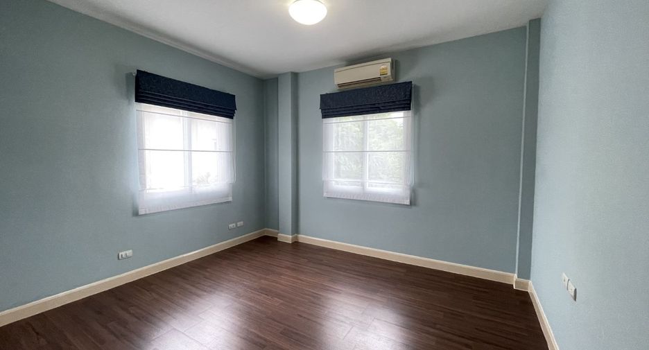 For sale 4 bedrooms house in Prawet, Bangkok