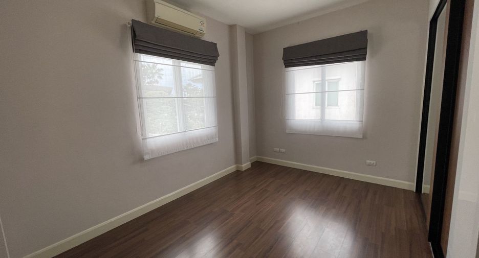 For sale 4 bedrooms house in Prawet, Bangkok